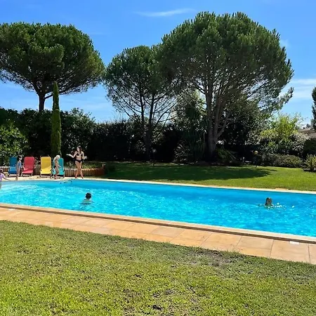 La Des 3 Pins Villa *
